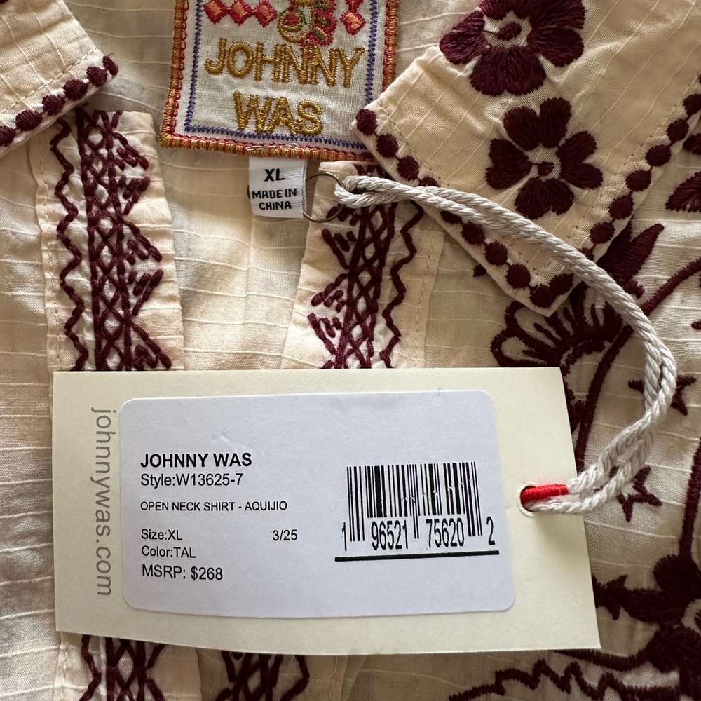 Stunning Johnny Was lightweight cotton blend top embellished with bold florals!!